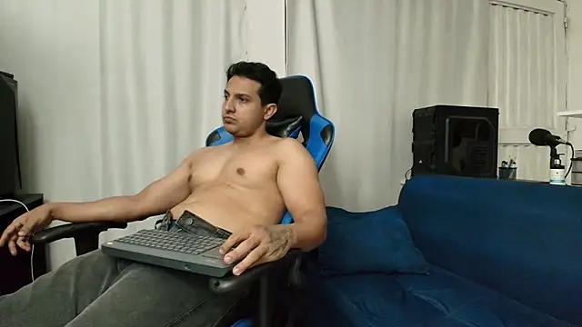Snapshot of hott_dicks chatting on 2, 7, 2026 hott dicks online show from 2, 7, 2026
