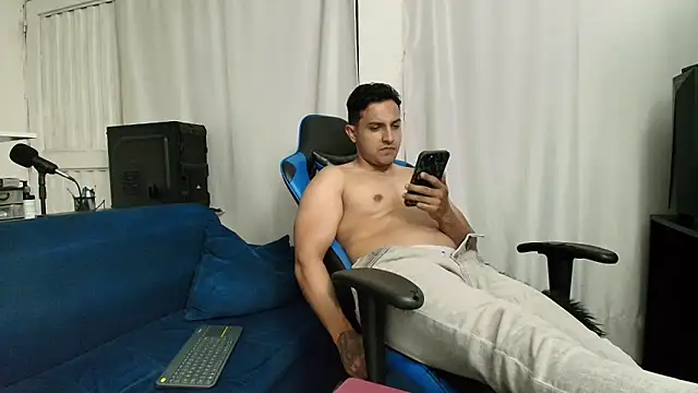 Snapshot of hott_dicks chatting on 25, 7, 2026 hott dicks online show from 25, 7, 2026