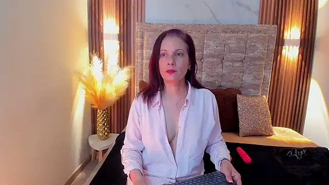 Snapshot of ada_mclaine chatting on 22, 2, 2025 ada mclaine online show from 22, 2, 2025