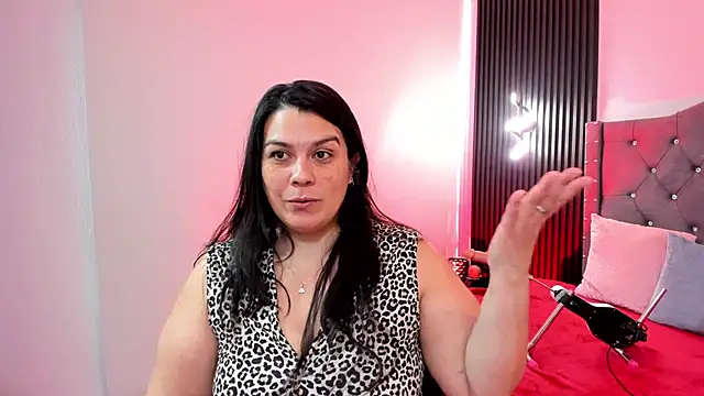 martina foxy  online show from 8, 11, 2025