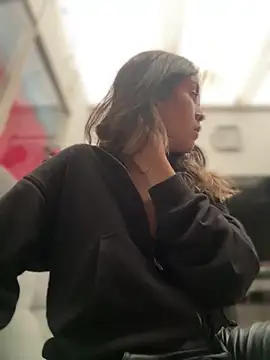 Mila Morgan online show from 4, 11, 2025