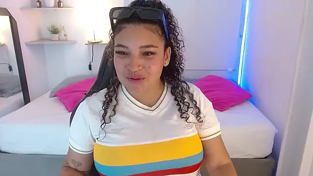 Julia Boobs online show from 10, 9, 2025