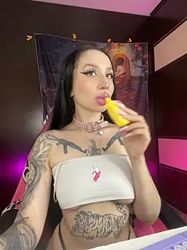 Molly  Moon online show from 24, 11, 2025