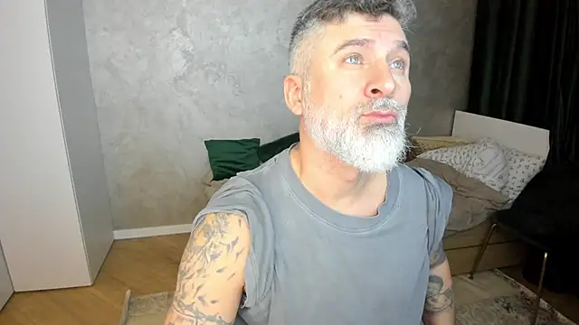 Snapshot of BlowMyXXL chatting on 8, 2, 2025 BlowMyXXL online show from 8, 2, 2025