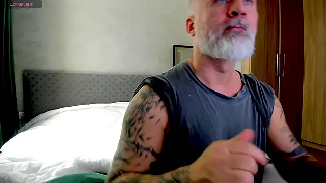 Snapshot of BlowMyXXL chatting on 5, 3, 2025 BlowMyXXL online show from 5, 3, 2025