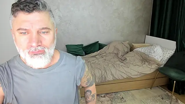 Snapshot of BlowMyXXL chatting on 8, 2, 2025 BlowMyXXL online show from 8, 2, 2025
