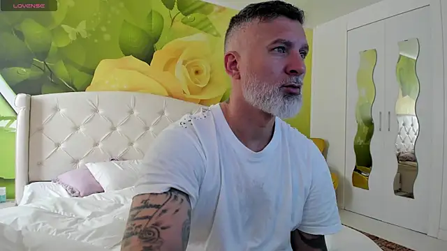 BlowMyXXL online show from 9, 4, 2026