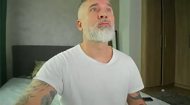 Snapshot of BlowMyXXL chatting on 3, 2, 2025 BlowMyXXL online show from 3, 2, 2025