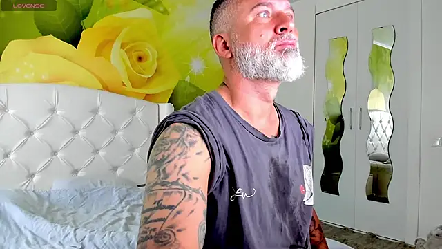 BlowMyXXL online show from 6, 11, 2025