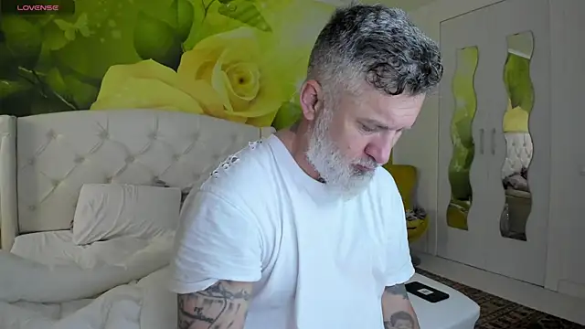 BlowMyXXL online show from 2, 4, 2026