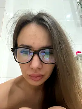 TeenieM online show from 3, 12, 2025