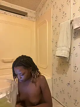 Snapshot of minimama69 chatting on 7, 10, 2025 minimama69 online show from 7, 10, 2025