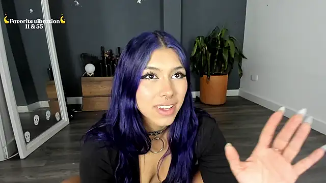 Snapshot of Raven_Witch_ chatting on 11, 5, 2026 Raven Witch online show from 11, 5, 2026