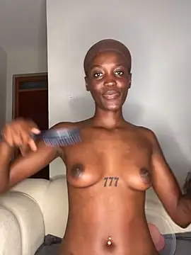 Snapshot of Fanclubbbbb chatting on 8, 11, 2025 Fanclubbbbb online show from 8, 11, 2025