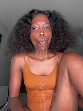 Snapshot of Fanclubbbbb chatting on 8, 10, 2025 Fanclubbbbb online show from 8, 10, 2025