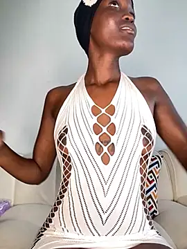 Snapshot of Fanclubbbbb chatting on 4, 11, 2025 Fanclubbbbb online show from 4, 11, 2025