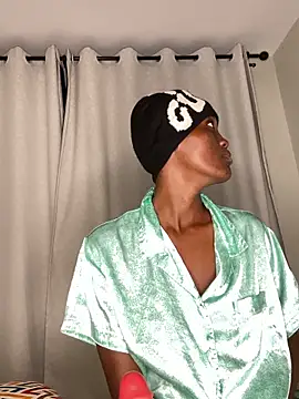 Snapshot of Fanclubbbbb chatting on 12, 11, 2025 Fanclubbbbb online show from 12, 11, 2025