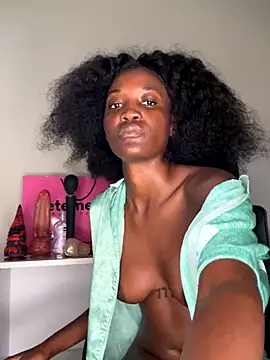 Snapshot of Fanclubbbbb chatting on 23, 11, 2025 Fanclubbbbb online show from 23, 11, 2025