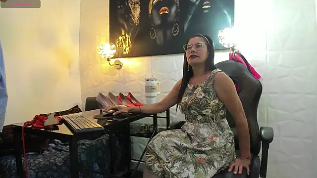 miss lucero1 online show from 2, 10, 2025