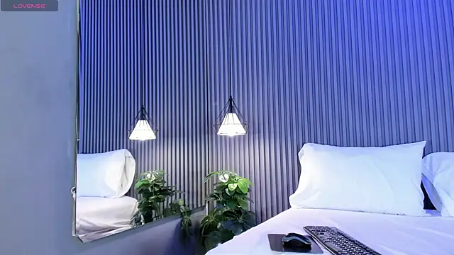 Snapshot of MaluDiaz chatting on 15, 10, 2025 MaluDiaz online show from 15, 10, 2025