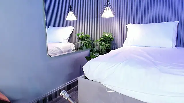 Snapshot of MaluDiaz chatting on 25, 10, 2025 MaluDiaz online show from 25, 10, 2025