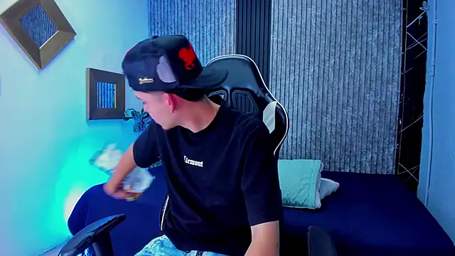 Mike 0233  online show from 28, 10, 2025