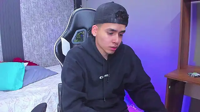 Mike 0233  online show from 6, 3, 2025