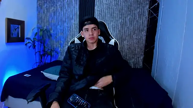 Mike 0233  online show from 28, 9, 2025