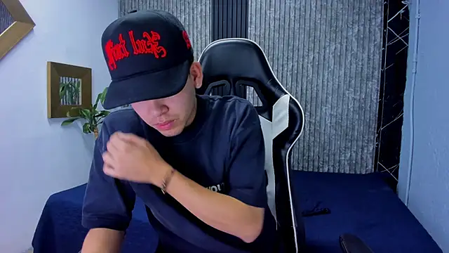 Mike 0233  online show from 13, 11, 2025