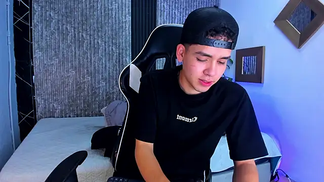 Mike 0233  online show from 17, 9, 2025