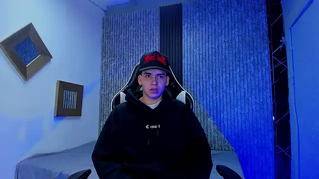 Mike 0233  online show from 2, 12, 2025