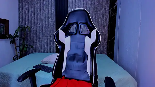 Mike 0233  online show from 10, 10, 2025