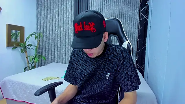 Mike 0233  online show from 5, 11, 2025