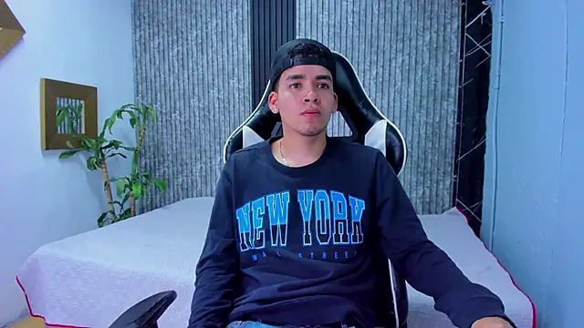 Mike 0233  online show from 6, 11, 2025