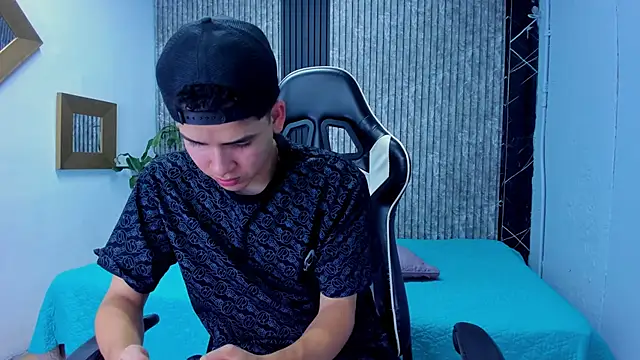 Mike 0233  online show from 31, 10, 2025