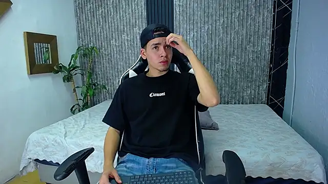 Mike 0233  online show from 19, 10, 2025