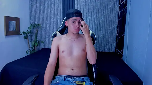 Mike 0233  online show from 23, 10, 2025