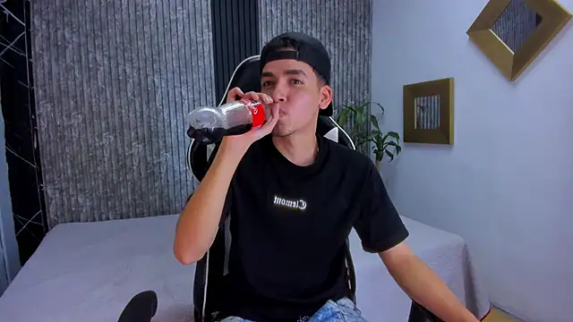 Mike 0233  online show from 7, 10, 2025