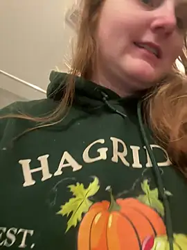 GingerSnap33 online show from 8, 2, 2025