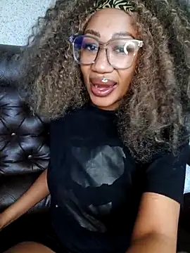 Snapshot of Puneee_Lucee chatting on 21, 12, 2025 Puneee Lucee online show from 21, 12, 2025