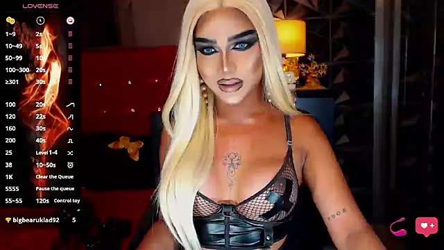 Snapshot of NatalyaFox chatting on 1, 2, 2025 NatalyaFox online show from 1, 2, 2025
