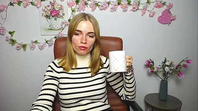 Snapshot of MargaritaKiss chatting on 11, 9, 2025 MargaritaKiss online show from 11, 9, 2025