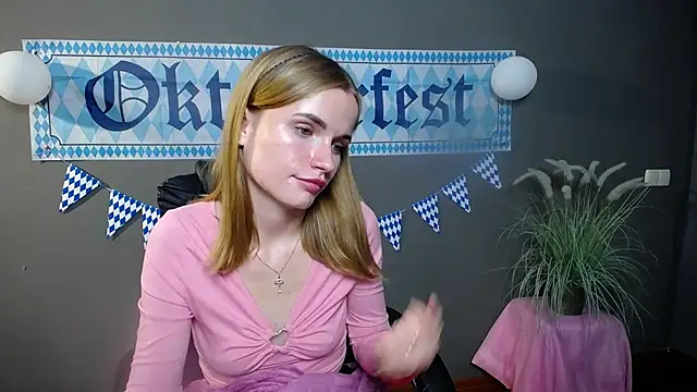 Snapshot of MargaritaKiss chatting on 3, 10, 2025 MargaritaKiss online show from 3, 10, 2025