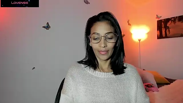 Snapshot of Mila-yang chatting on 4, 10, 2025 Mila-yang online show from 4, 10, 2025