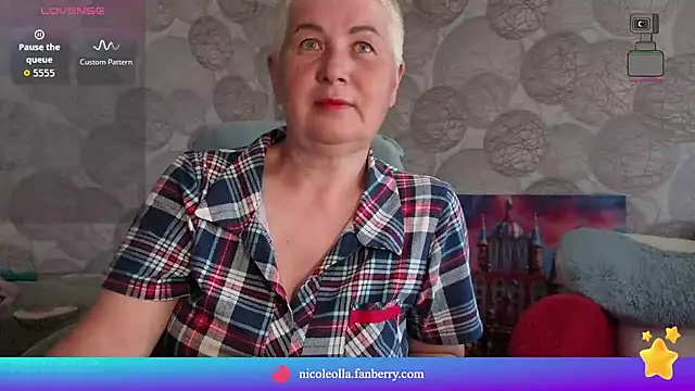 Snapshot of NicoleOlla chatting on 5, 5, 2026 NicoleOlla online show from 5, 5, 2026