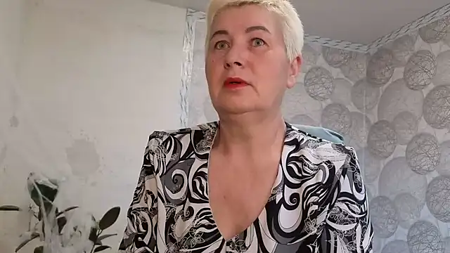 NicoleOlla online show from 29, 10, 2025