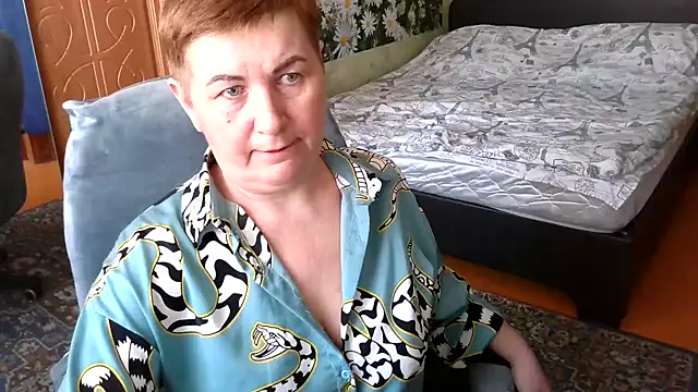 NicoleOlla online show from 18, 2, 2025