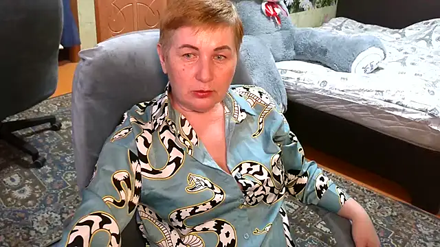 NicoleOlla online show from 9, 3, 2025