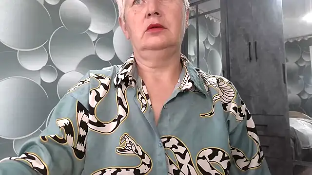 NicoleOlla online show from 5, 10, 2025