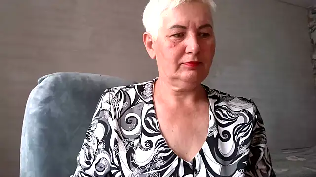 NicoleOlla online show from 9, 9, 2025